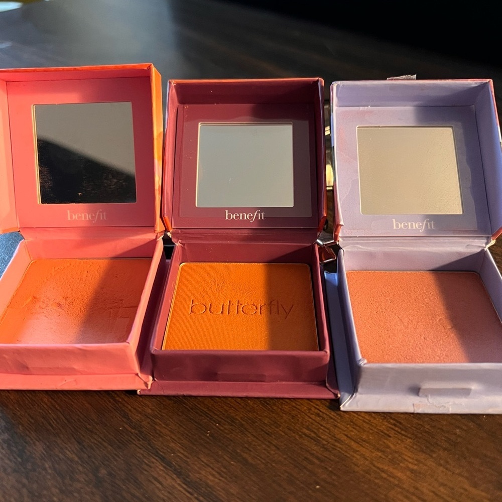 Benefit blushes in Sunny Butterfly. Priced per container.